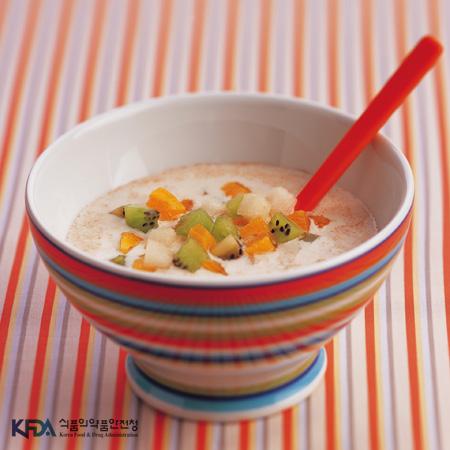 서양식 씨리얼(뮤즐리)