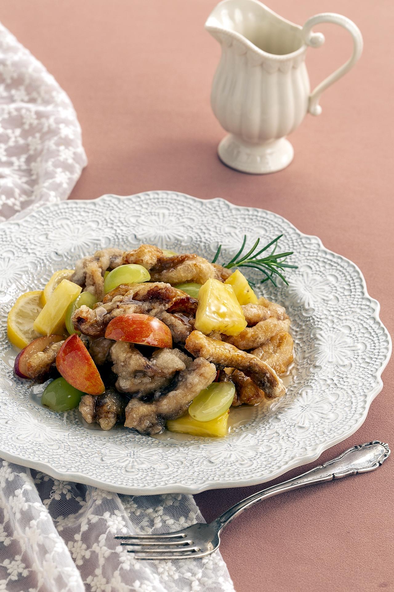 과일 먹은 닭탕수