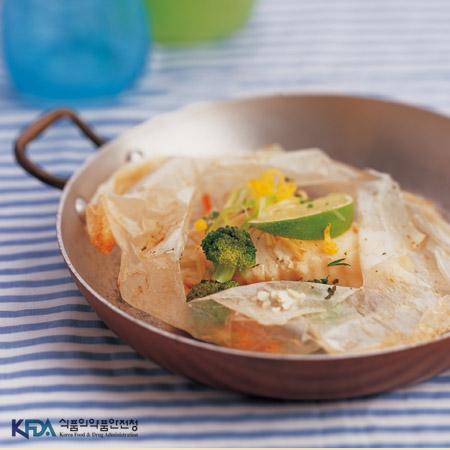 종이에 싸서 구운 도미(파필로테)