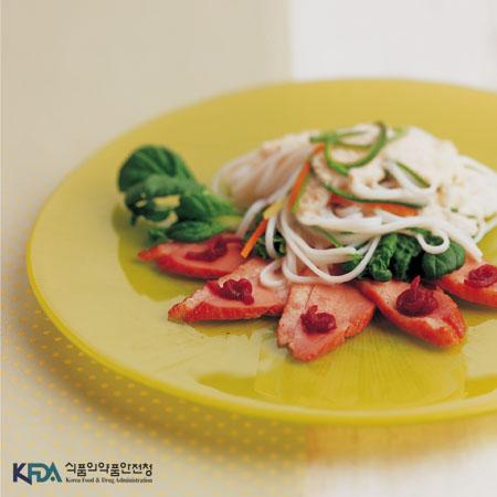 산마드래싱과 실곤약 샐러드