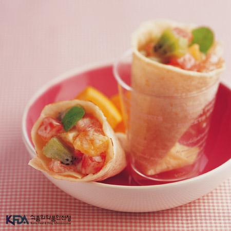 과일 샐러드 또띠아