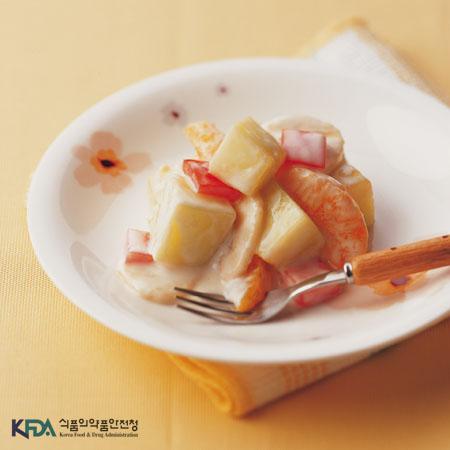 과일 요구르트 샐러드