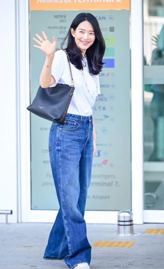 image.png 실용적인?? 신민아 공항패션 ㅋㅋㅋㅋ