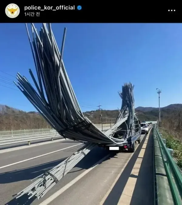 20260322100542_oBUUjjZWqP.webp 과적으로 벌금 맞은 트럭.jpg